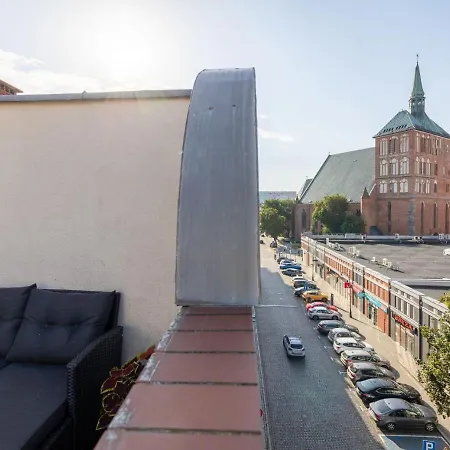 Heart Of With Terrace & Old Town View Apartment